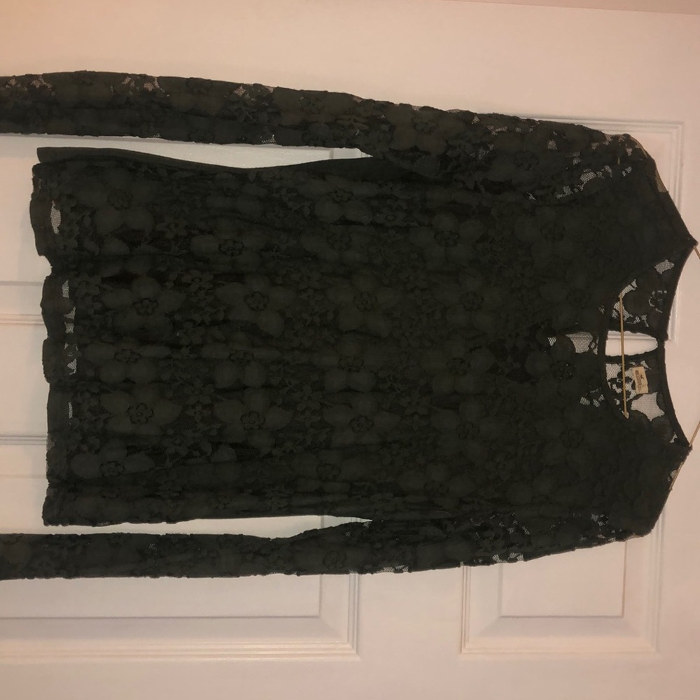 Long sleeve lace blouse!